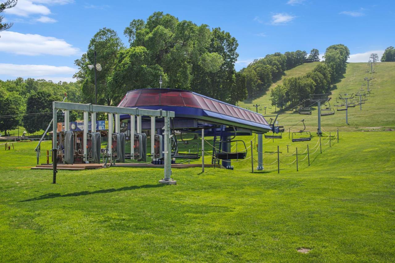 Boyne Mountain Getaway, Unit B Aparthotel Boyne Falls Exterior photo