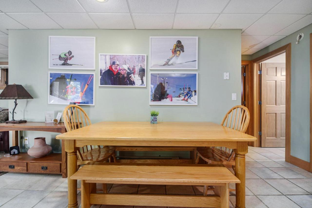 Boyne Mountain Getaway, Unit B Aparthotel Boyne Falls Exterior photo