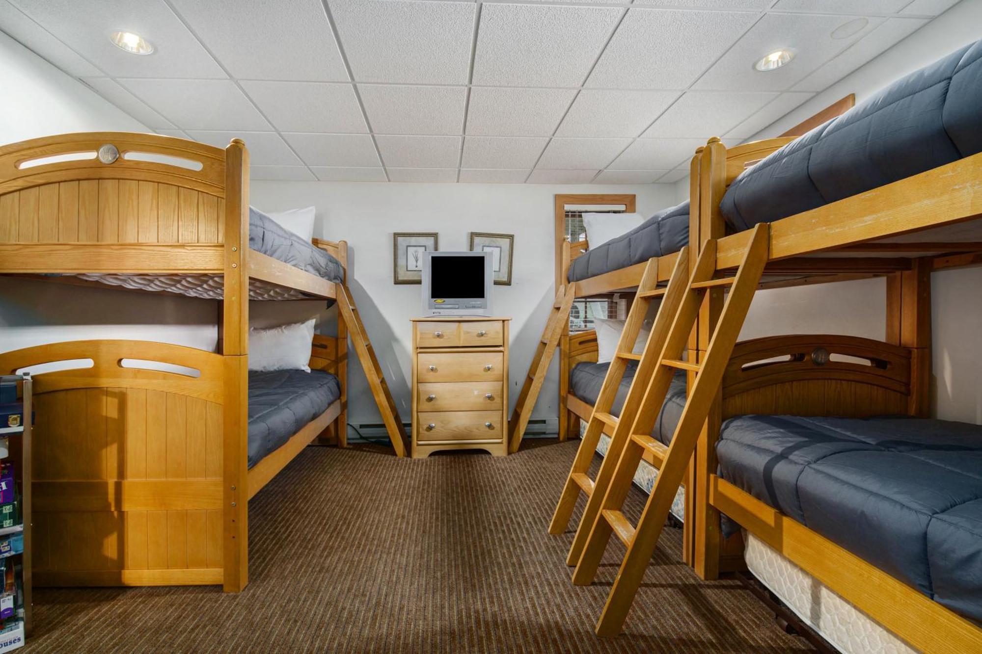 Boyne Mountain Getaway, Unit B Aparthotel Boyne Falls Exterior photo